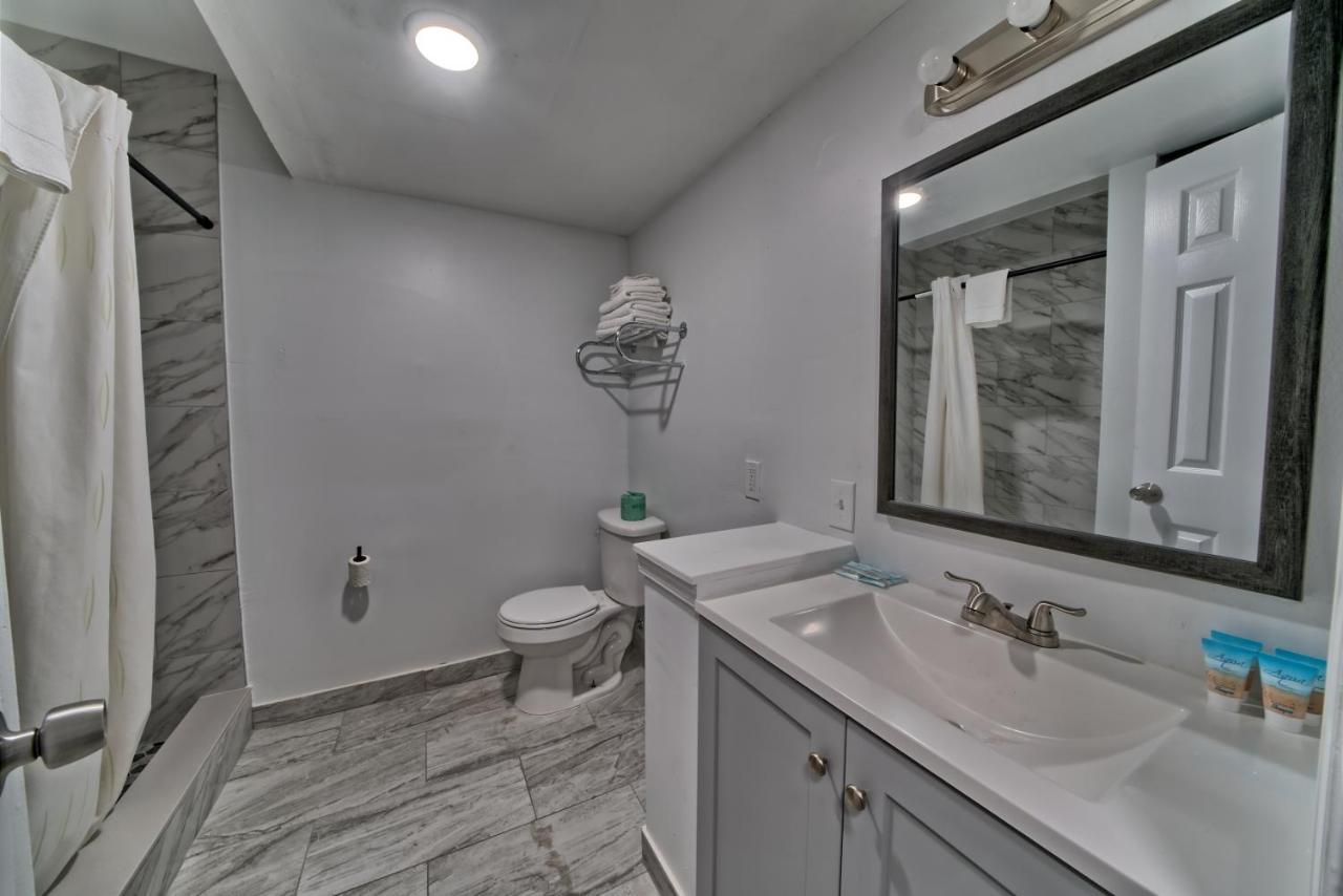 Aqua View Motel Lower Grand Lagoon Extérieur photo