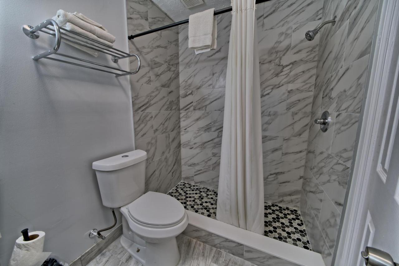 Aqua View Motel Lower Grand Lagoon Extérieur photo