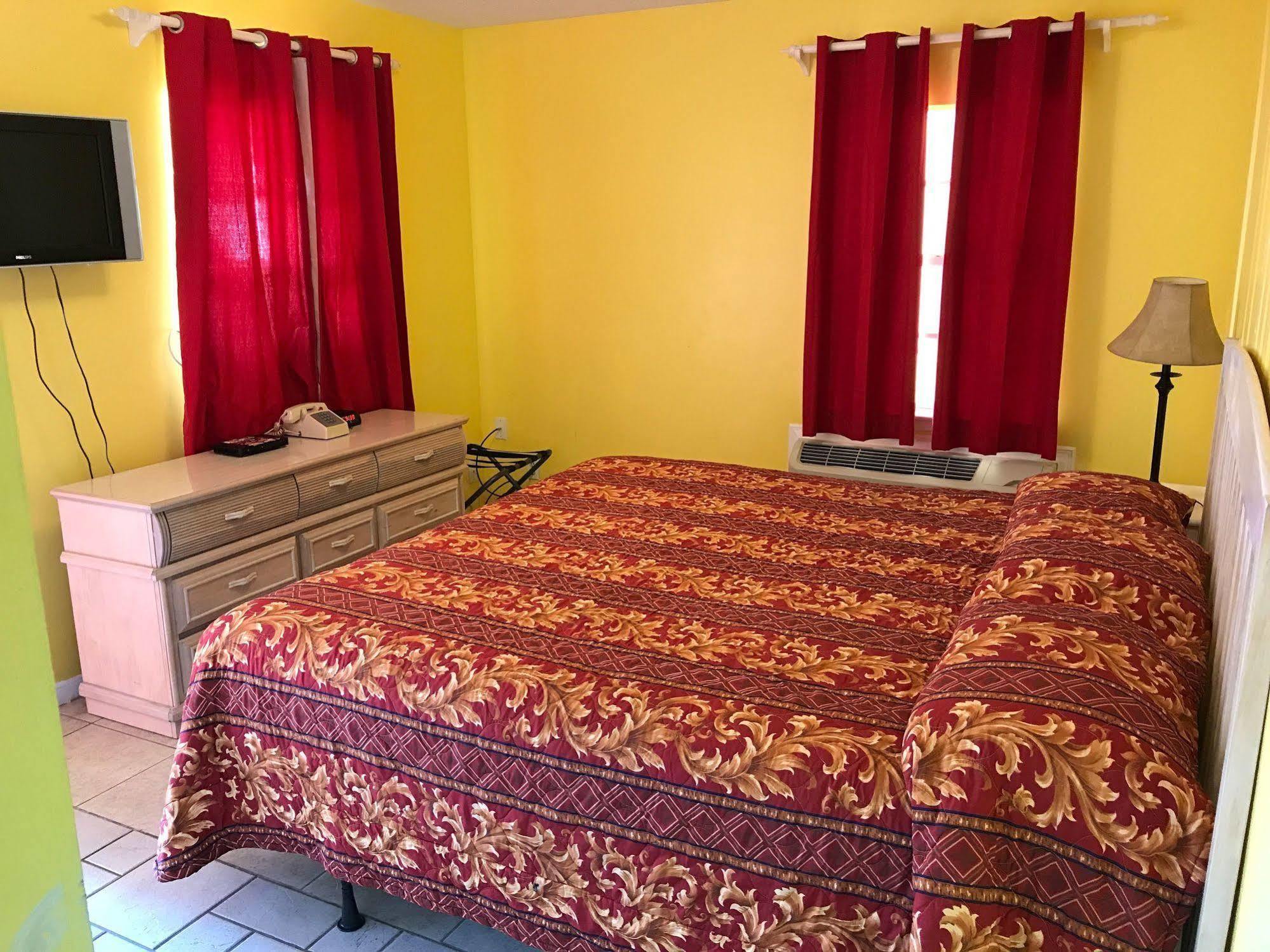 Aqua View Motel Lower Grand Lagoon Extérieur photo