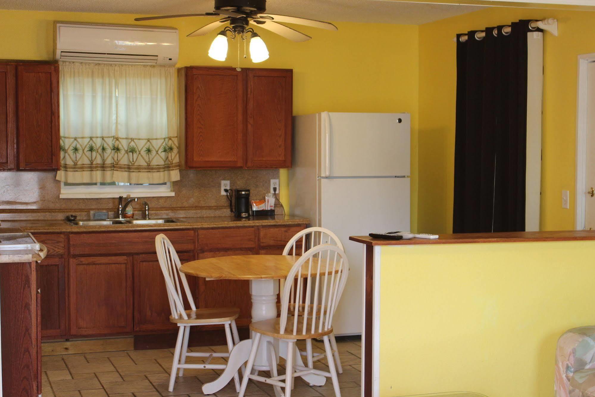 Aqua View Motel Lower Grand Lagoon Extérieur photo